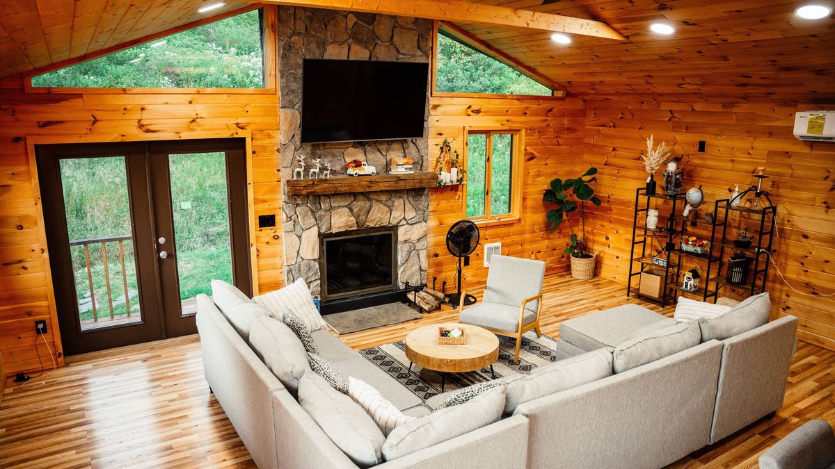 Roscoe Cabin | Discover The Hidden Pond