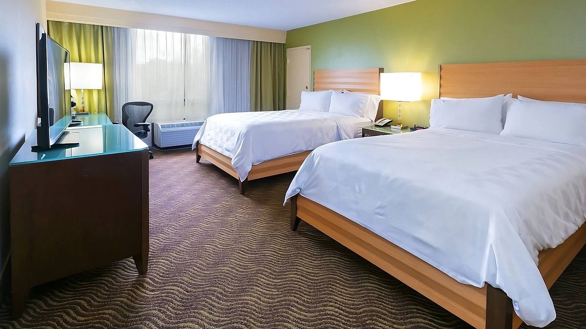San Jose Apartment | Discover Winchester Mystery House! 2 Comfortable Units, Free Airport Shuttle!