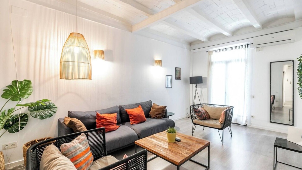 Hostafrancs Apartment | Discover your home in Barcelona: design, comfort and perfect location