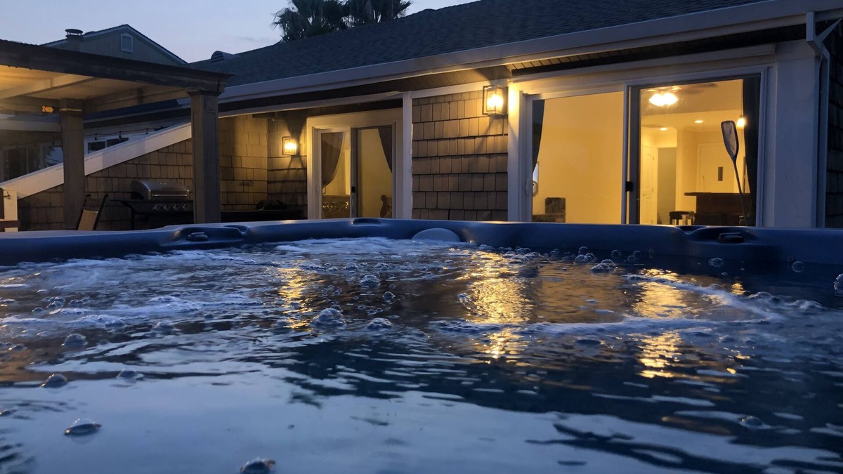 Discovery Bay House | Discovery Bay Deep Water Home on 'The Lagoon'