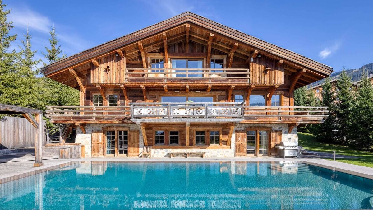 Le Planellet Ski Chalet | Discreet Alpine Chic With State-of-the-art Finish