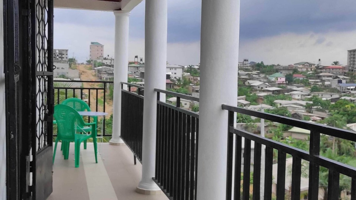 Douala House | Discret calme et propre