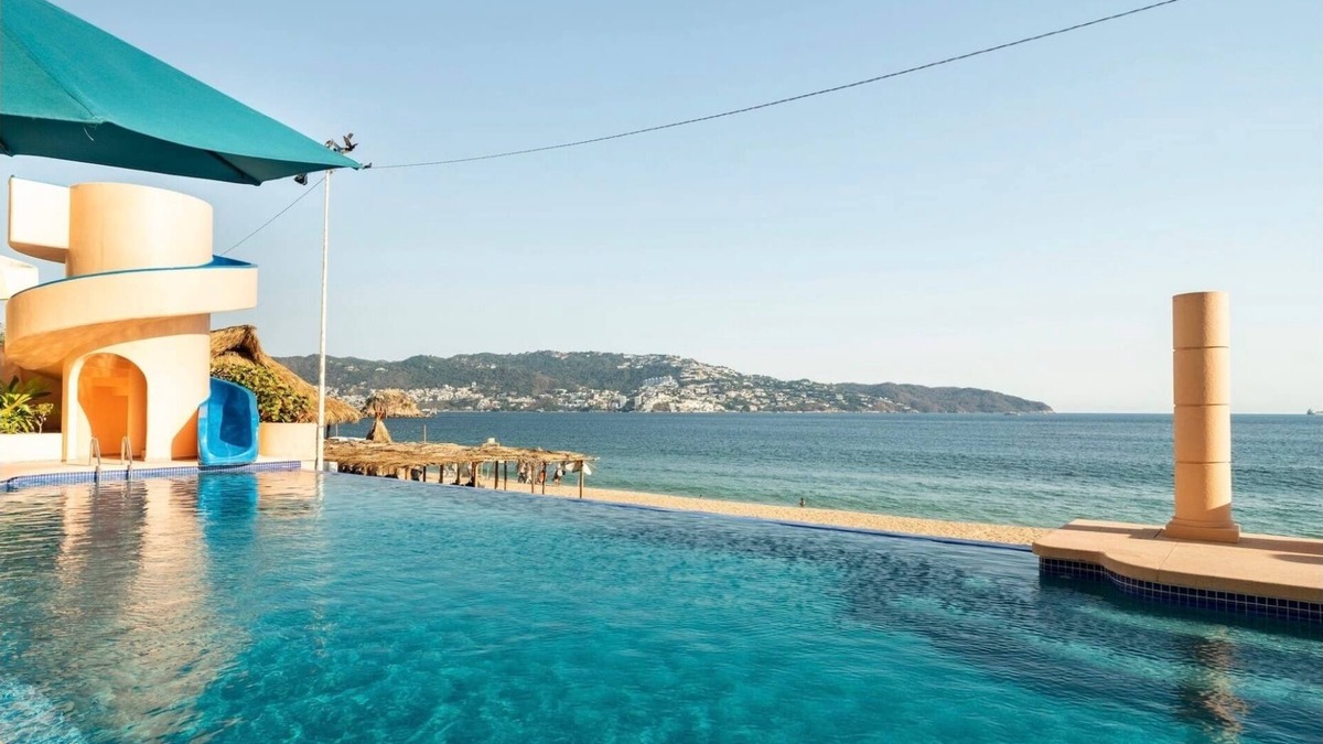 Costera Acapulco Condo | Disfruta de la Comodidad y Elegancia en el Corazón de Acapulco