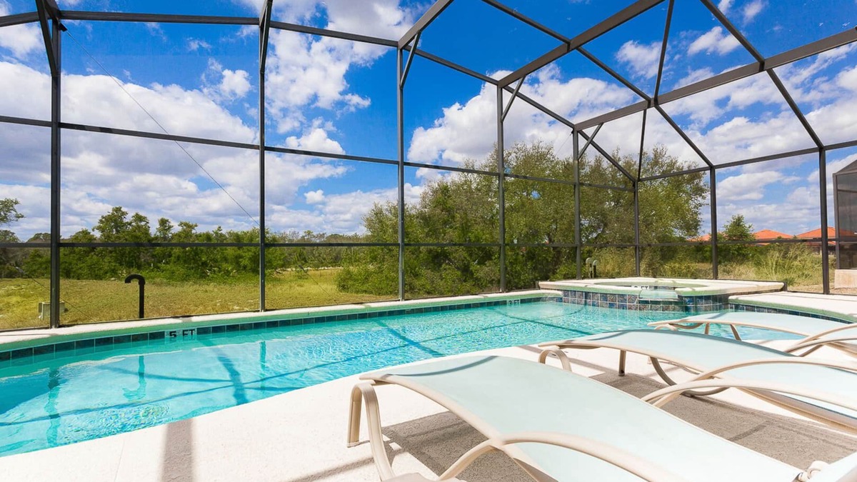 Loughman House | Disney area 5* Villa with private pool, spa, Wi-Fi & Games in gated Aviana community