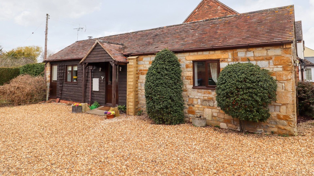 Shipston on Stour Cottage | DISTILLERS COTTAGE, pet friendly, with open fire in Blackwell