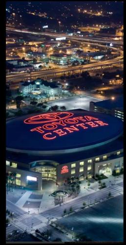 Central Business District Apartment | Distinct Houston Luxury Downtown