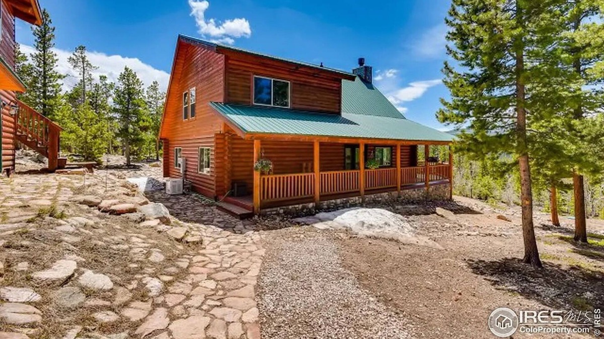 Crystal Lake Cabin | Distinctive