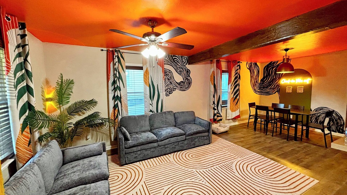 Norfolk House | Dive into your Spacious Oasis Retreat near Downtown Norfolk