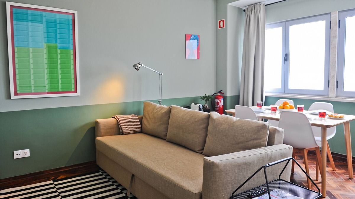 Santo Antonio Apartment | Divine Port's Wine in Lisbon by Misha's Place (2B)