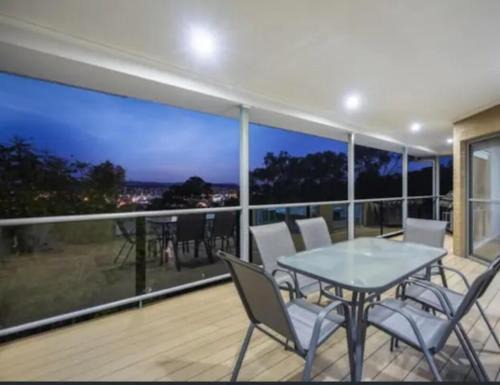 Albury House | Divine Views on Roper