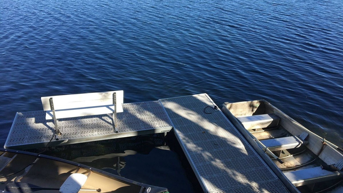 Gaylord Resort | Dixon Lake Resort Nature Lodges on a Scenic Lake