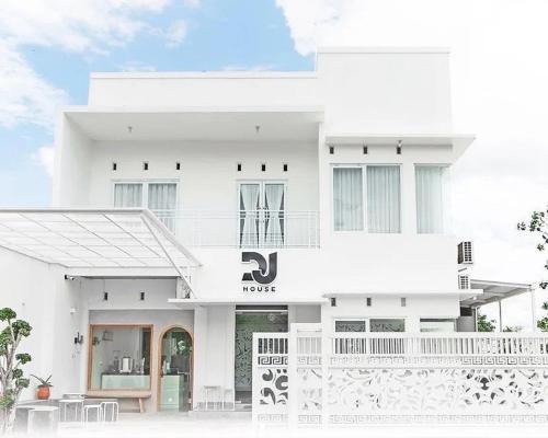 Banguntapan Villa | DJ HOUSE Yogyakarta