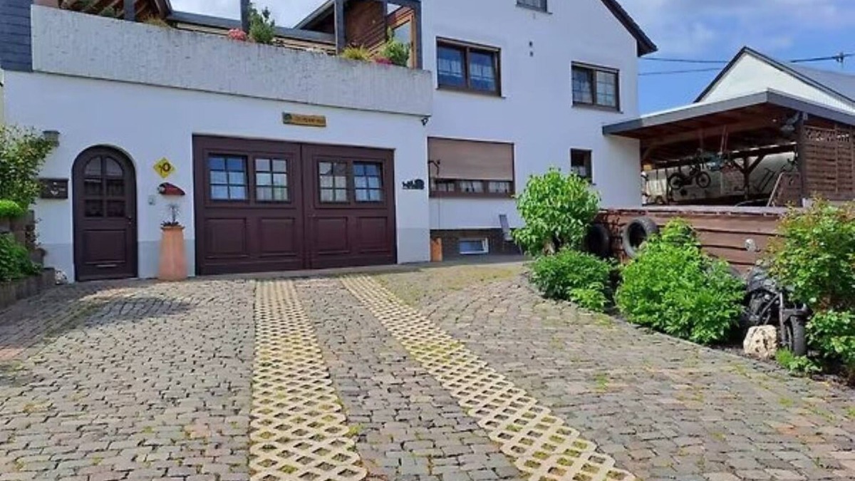 Lieg Apartment | Do-Meyer-Fewo 1 & 2 - Pet-friendly apartments for up to 12 guests in Lieg