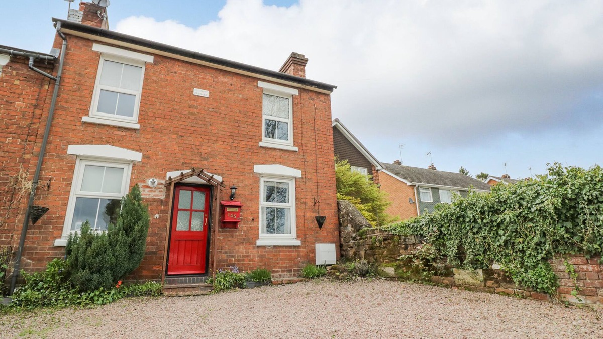 Bewdley House | DOBBIES DEN, pet friendly, with a garden in Bewdley