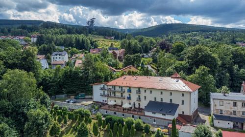 Swieradow-Zdroj Hotel | Dobrzyński Resort Hotel Nefryt