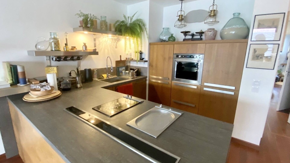 Quartier du Panier Apartment | DOCK - HALL DE LA MAJOR district: . Chic, luxurious setting with sea view