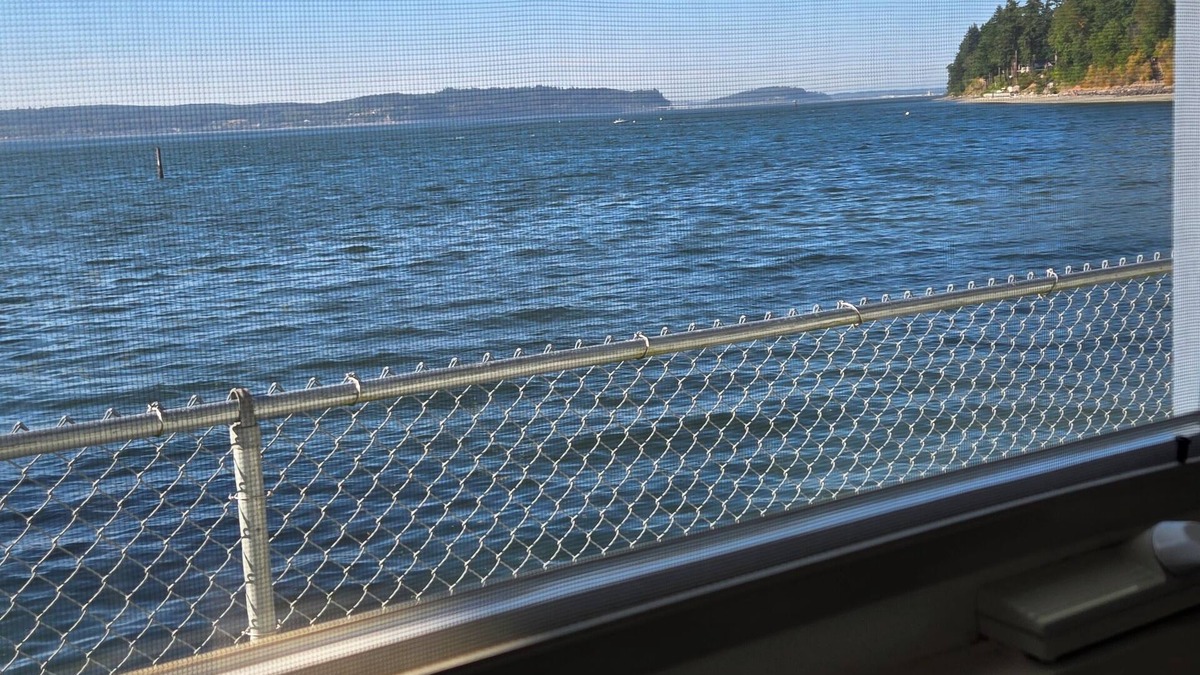 Poulsbo Cottage | DOCK HOUSE COTTAGE Charming 2-Bedroom Waterfront - Hood Canal/Poulsbo/Lofall