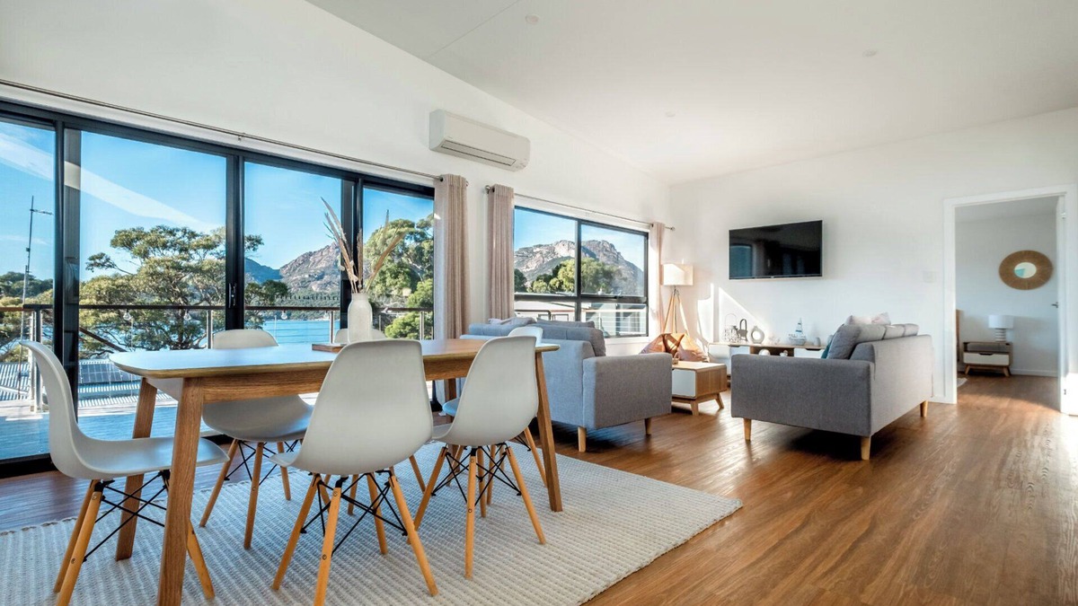 Coles Bay House | Dock of the Bay - Freycinet Holiday Houses