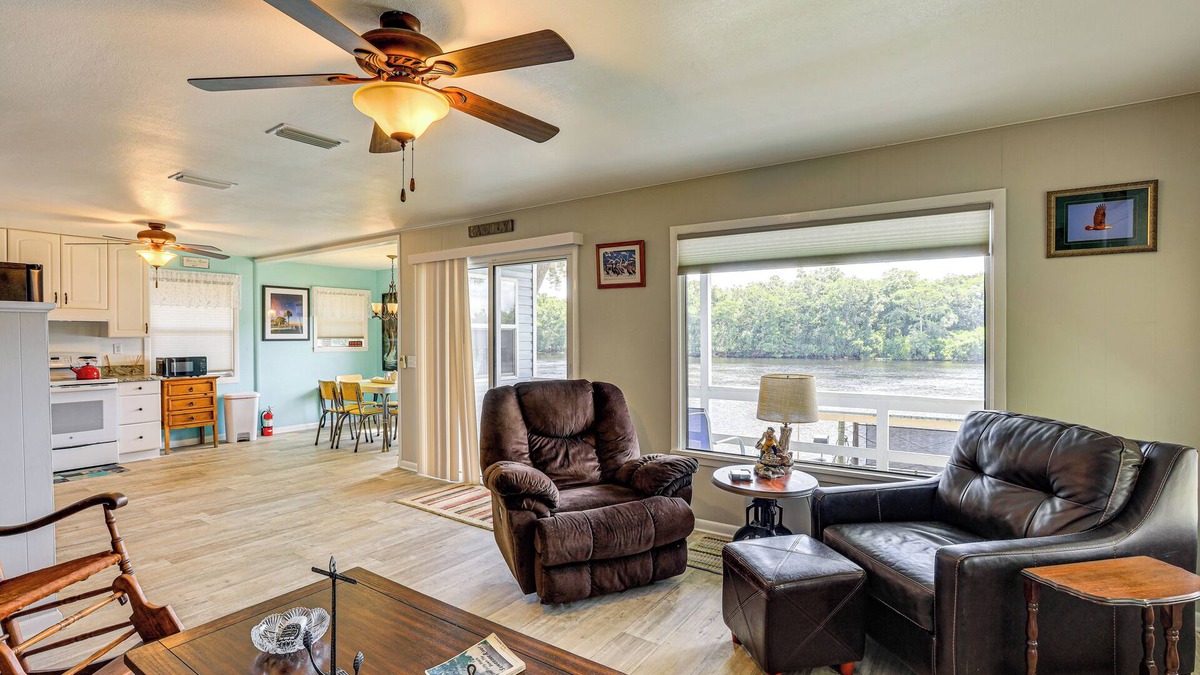 Old Town House | Dock + Screened Porch: Suwannee River Retreat!