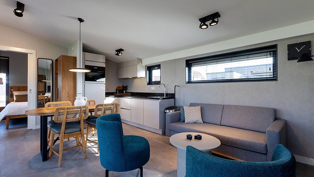 Delfstrahuizen House | Docklodge Stay by the Water