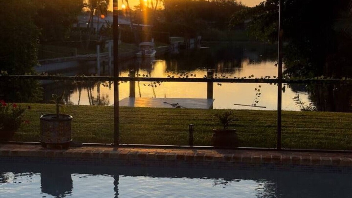 Lake Clarke Shores House | Dockside Dreams With Pool