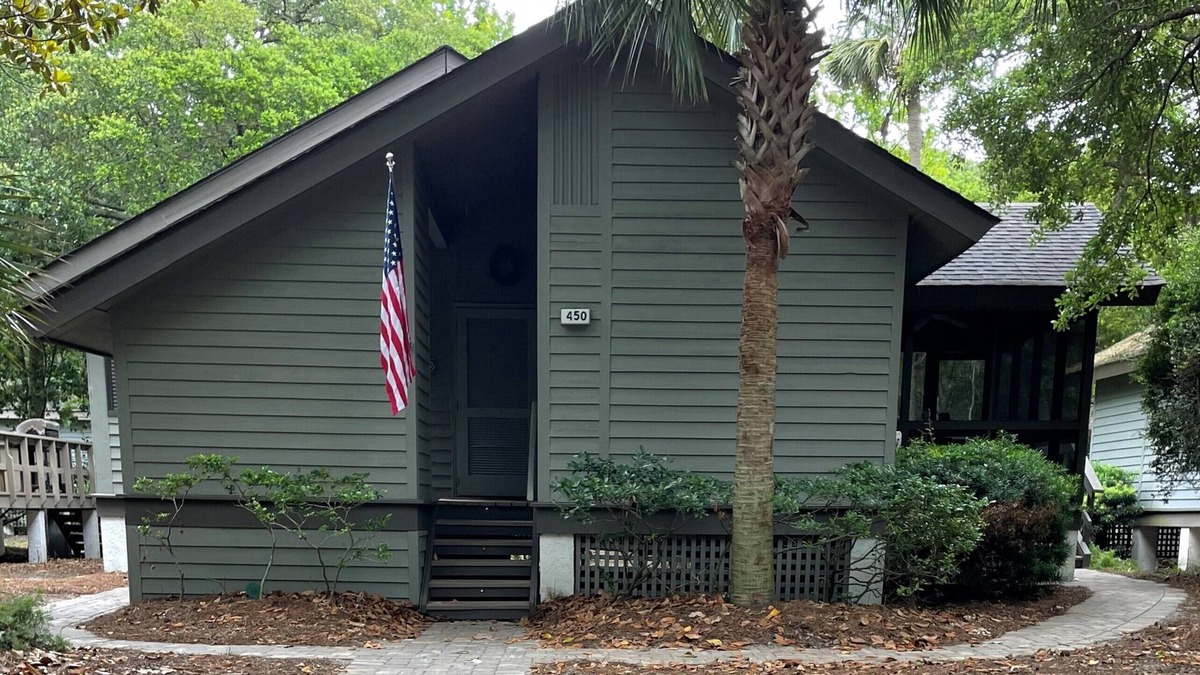 West Beach Cottage | Dog friendly,3 bedrooms/2baths Oceanwoods Cottage, 100 yards to the beach