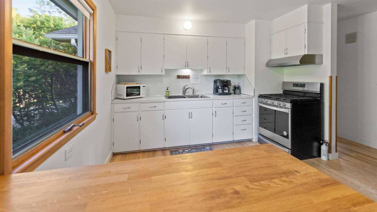 Ellison Bay House | Dog Friendly and 3 miles from Town!