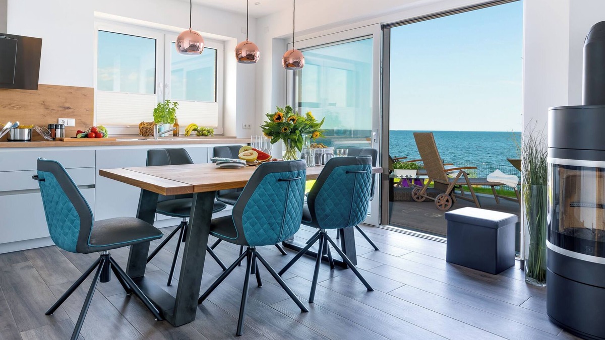 Kappeln Apartment | Dog-friendly Baltic Sea holiday apartment BalticLounge 2, with garden, right by the sea