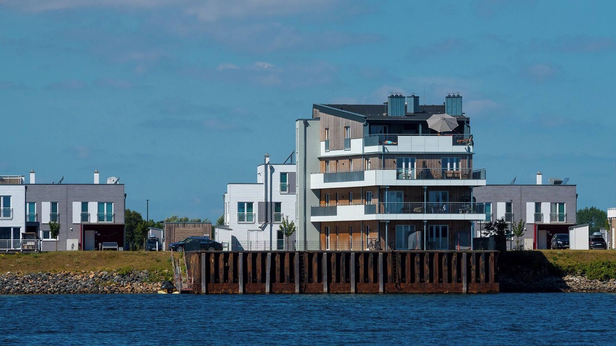 Olpenitz Apartment | Dog-friendly Baltic Sea vacation apartment with a wonderful view of the harbor basin
