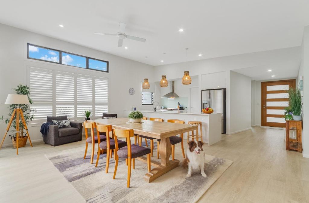 Pottsville House | Dog-Friendly Beach House @ Black Rocks by uHoliday