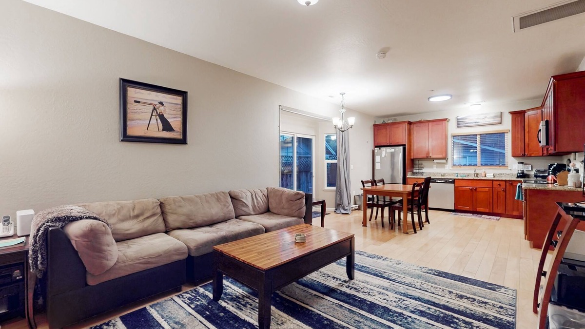 Rio Nido House | Dog-friendly cabin beneath towering redwoods with an enclosed yard - near river