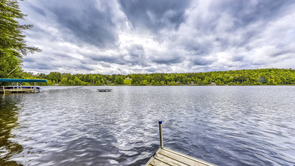 Chestertown House | Dog-friendly cabin with lakefront location, 20' dock, smart TV