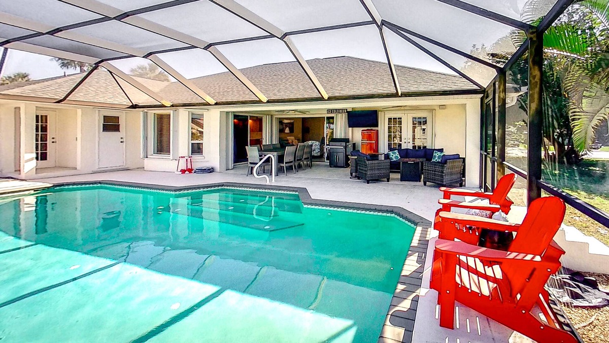 Charlotte Park House | Dog-friendly canal view retreat with a private pool, A/C, & washer/dryer