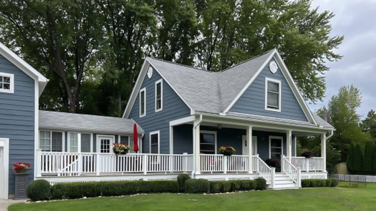 Northport House | Dog-friendly charmer near the beach & marina - firepit, breezeway, W/D, & AC