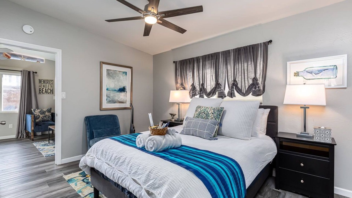 Ocean Beach House | Dog Friendly Cottage with Ocean Beach Charm