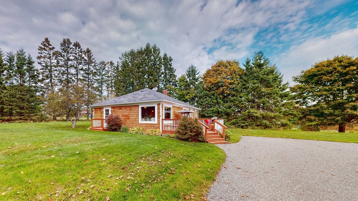 Lubec House | Dog-friendly cottage with furnished deck & firepit - walk to beach