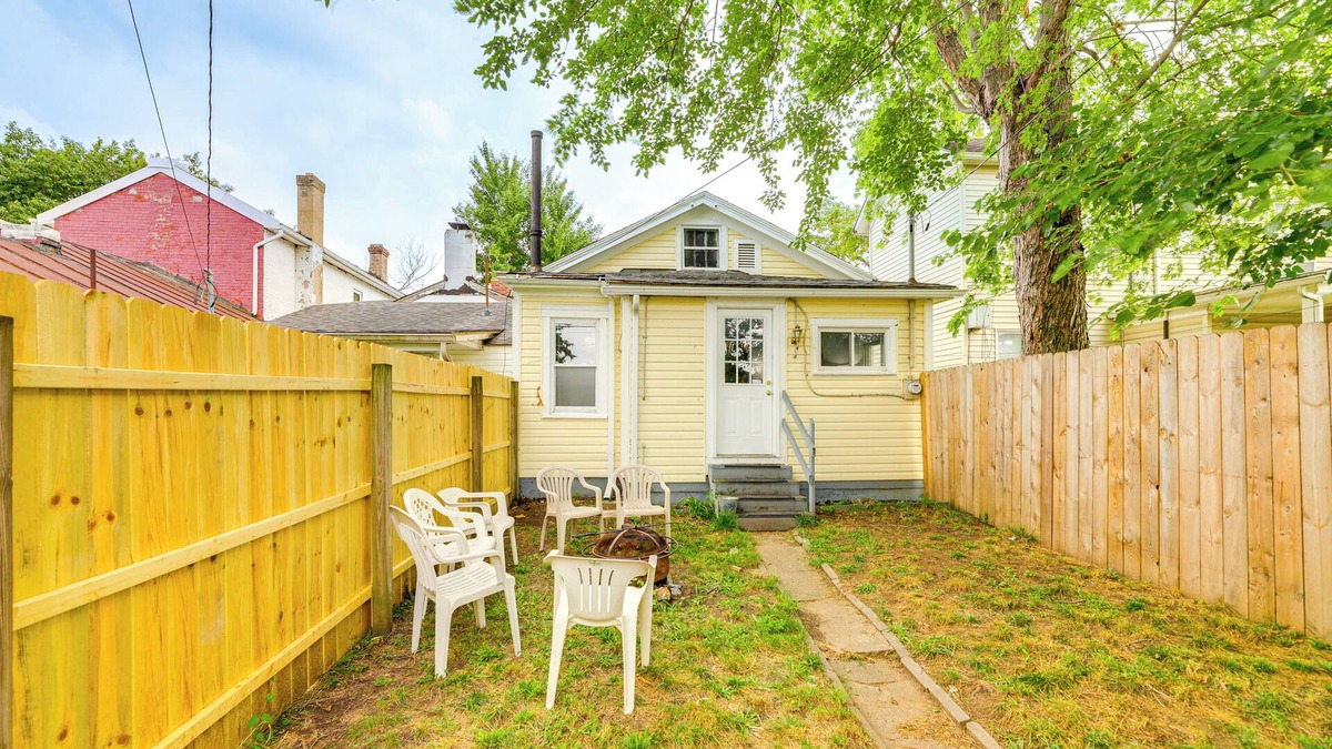 Dayton House | Dog-Friendly Dayton Home: 1 Mi to Downtown!
