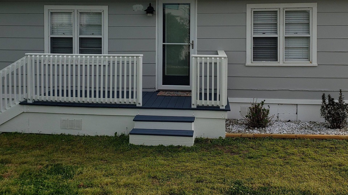 Kure Beach House | Dog Friendly, Fully Updated Kure Beach Cottage, 2 min. walk to the sand.