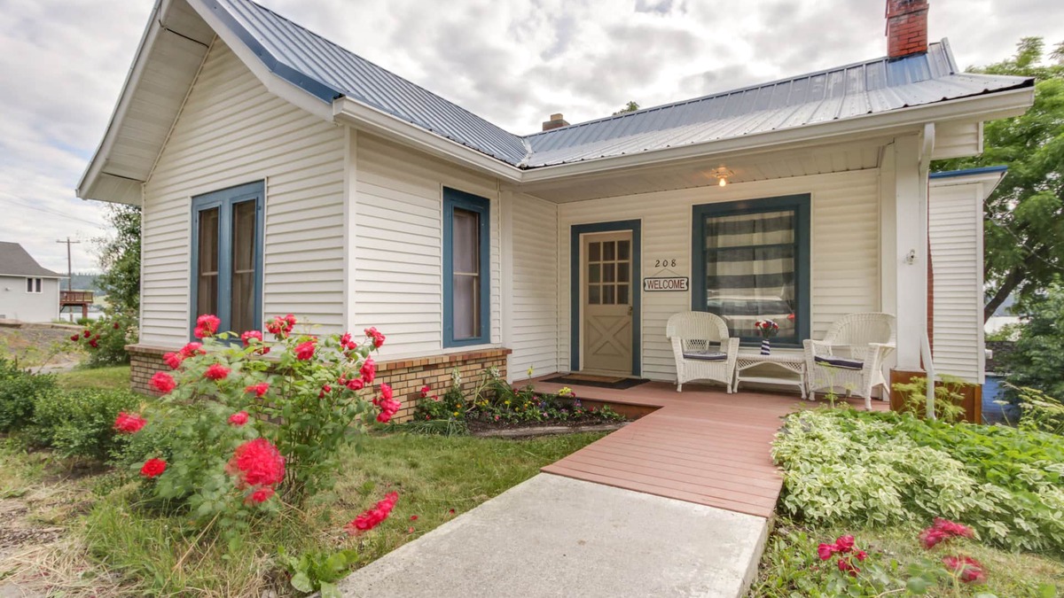 Harrison House | Dog-friendly getaway with large deck & lake view - walk to shops & marina