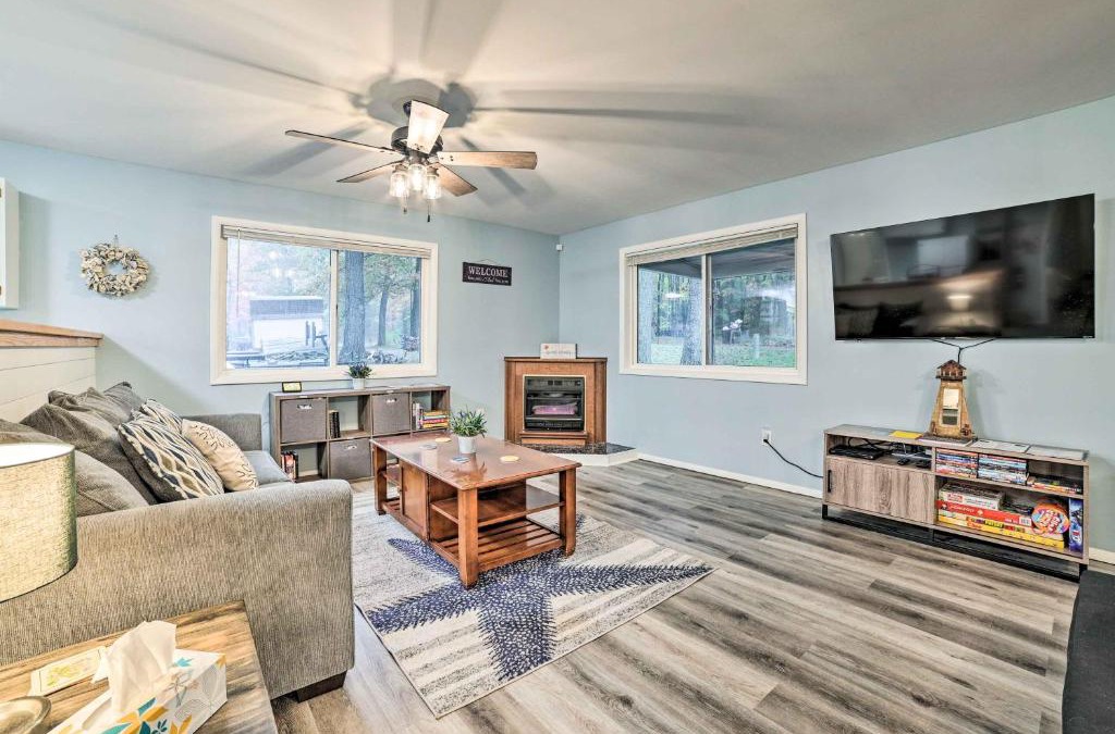Harrison House | Dog-Friendly Harrison Retreat with Grill and Fire Pit!