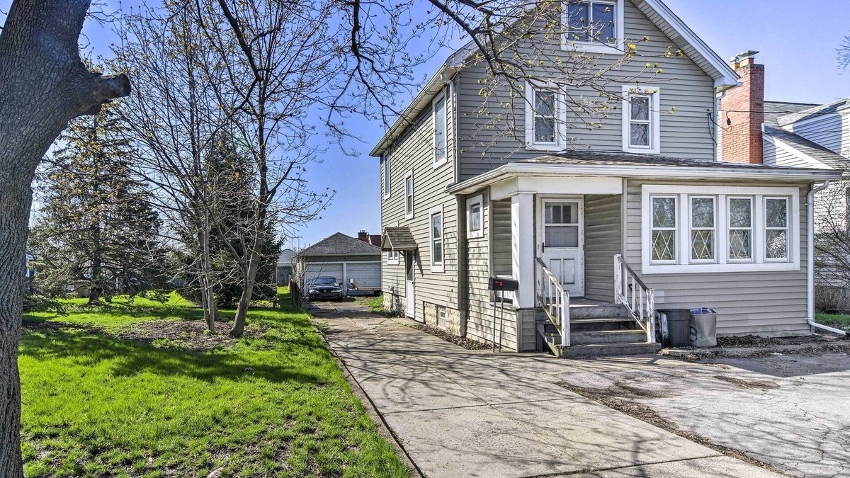 Cheektowaga House | Dog-Friendly Home ~ 14 Mi to Highmark Stadium