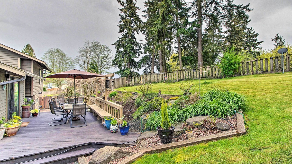 Kent House | Dog-Friendly Home: Fenced-Yard, Great Amenities!
