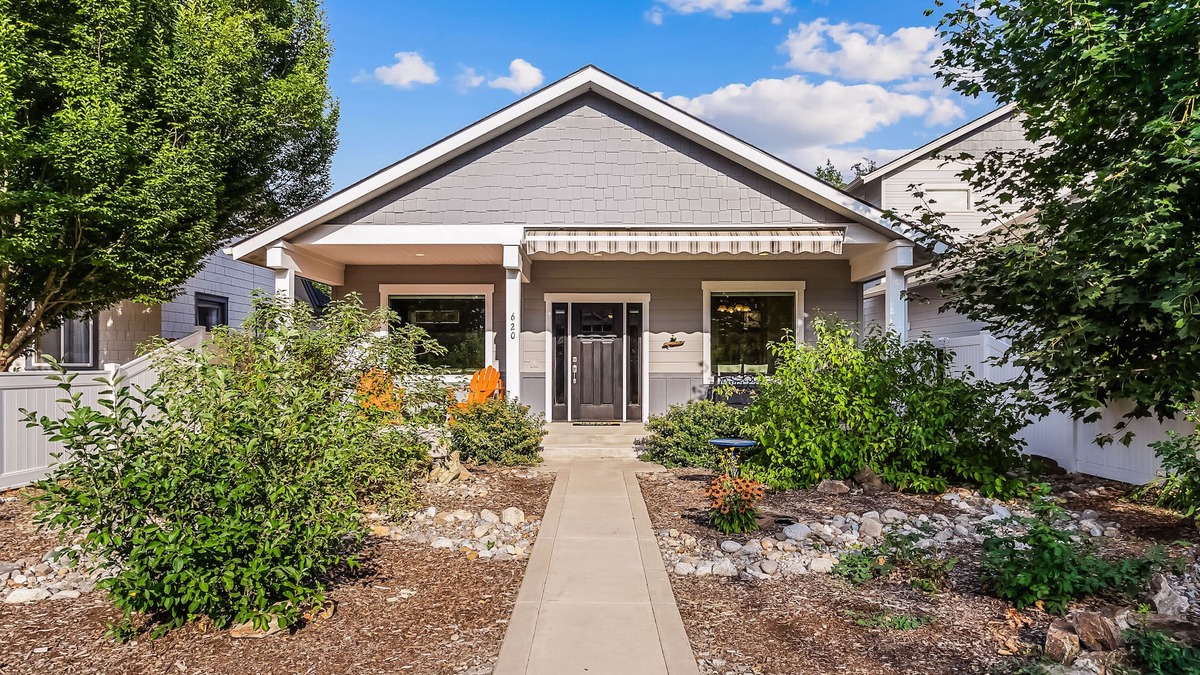 Coeur d'Alene House | Dog-Friendly Home with High-Speed WiFi, Central AC, and Gas Fireplace
