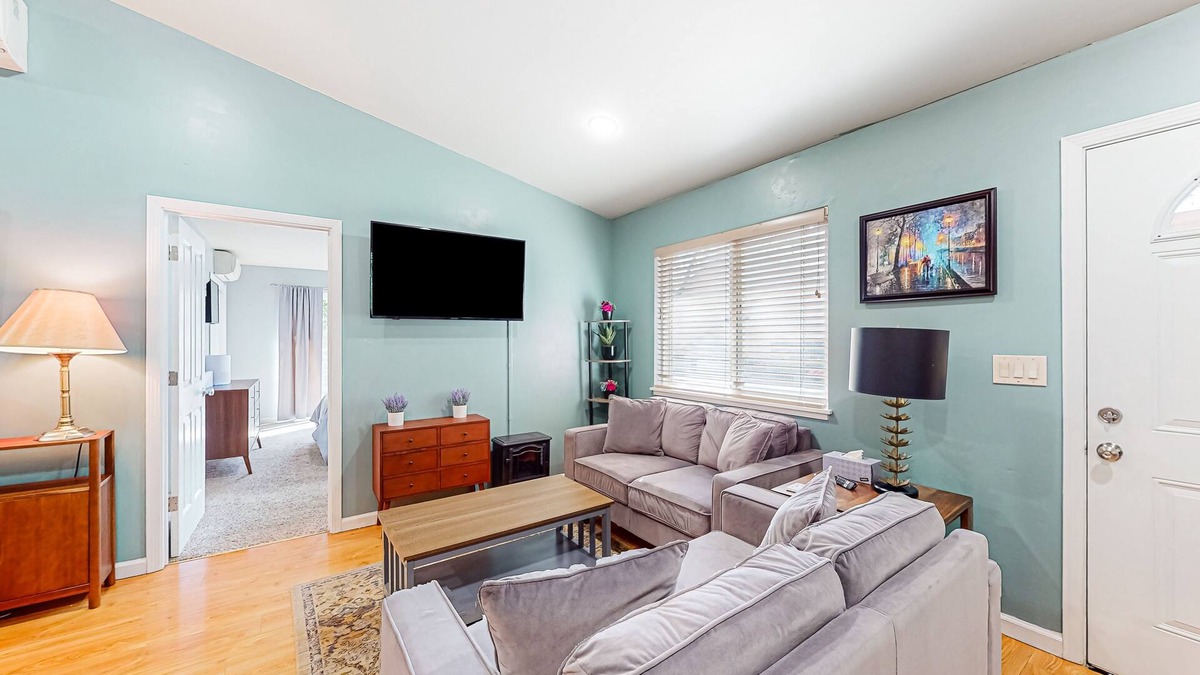 Guerneville House | Dog-friendly home with AC, walk to downtown Guerneville & Johnson's Beach
