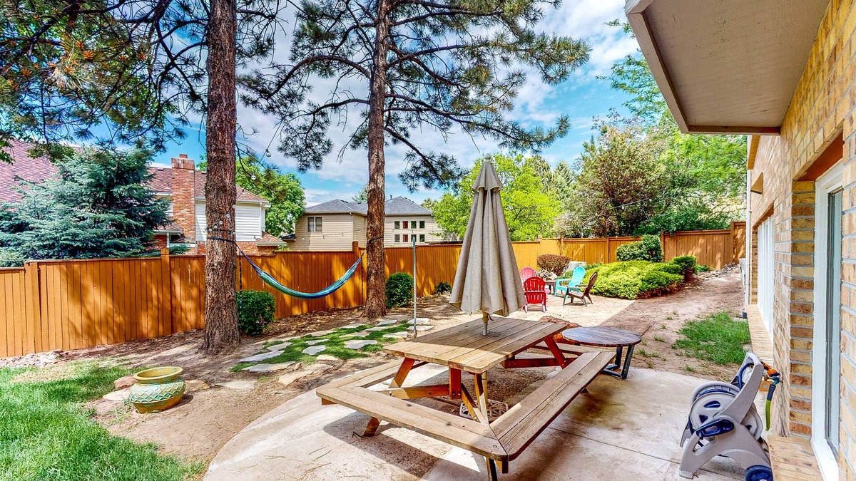 Centennial House | Dog-friendly home with large, enclosed yard, gourmet kitchen, & washer/dryer
