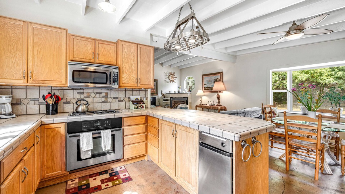 Inglenook Cabin | Dog-friendly home with deck & firepit - half a mile to beach