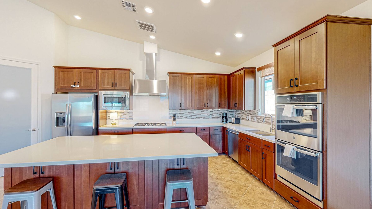 Dove Mountain House | Dog-friendly home with a patio, putting green, & games - pool and gym access