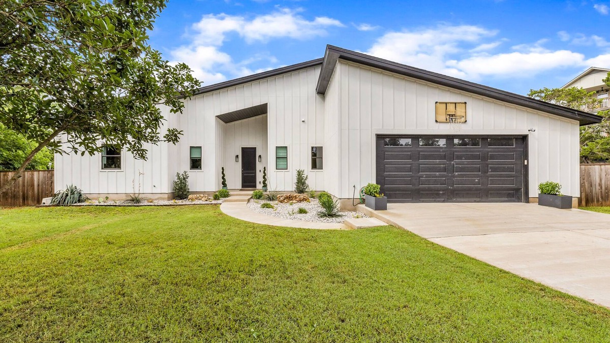 Hudson Bend House | Dog-friendly home with pool, grill, central AC, & Washer/Dryer