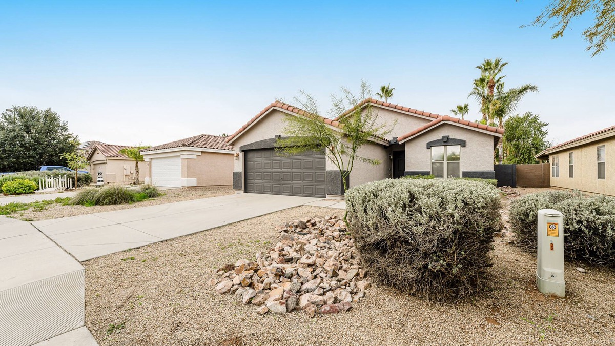 Mirador Estates House | Dog-friendly home with large backyard, shaded patio & great location near golf