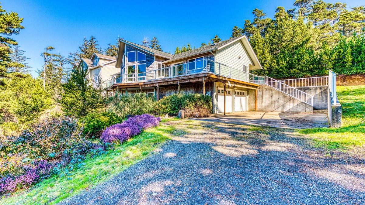 Seal Rock House | Dog-friendly house w/ocean & mountain views - easy beach/park access, game room